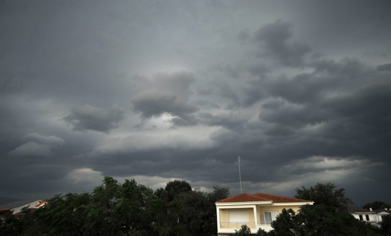 Καιρός: Βροχές και καταιγίδες σήμερα στην Αττική και πολλές περιοχές  Έως 26 βαθμούς η θερμοκρασία