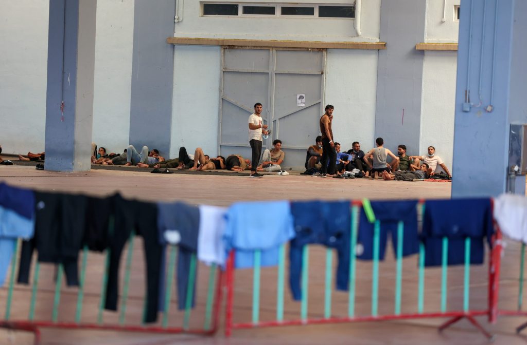 Μεταναστευτικό: Μαχαίρι σε στέγαση, σίτιση και βοηθήματα  Όλα τα νέα μέτρα