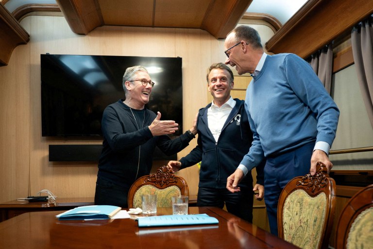 Ουκρανία: Δυο στρατόπεδα, ένα σχέδιο απομόνωσης  Διχασμένη η ΕΕ εν όψει της συνόδου κορυφής