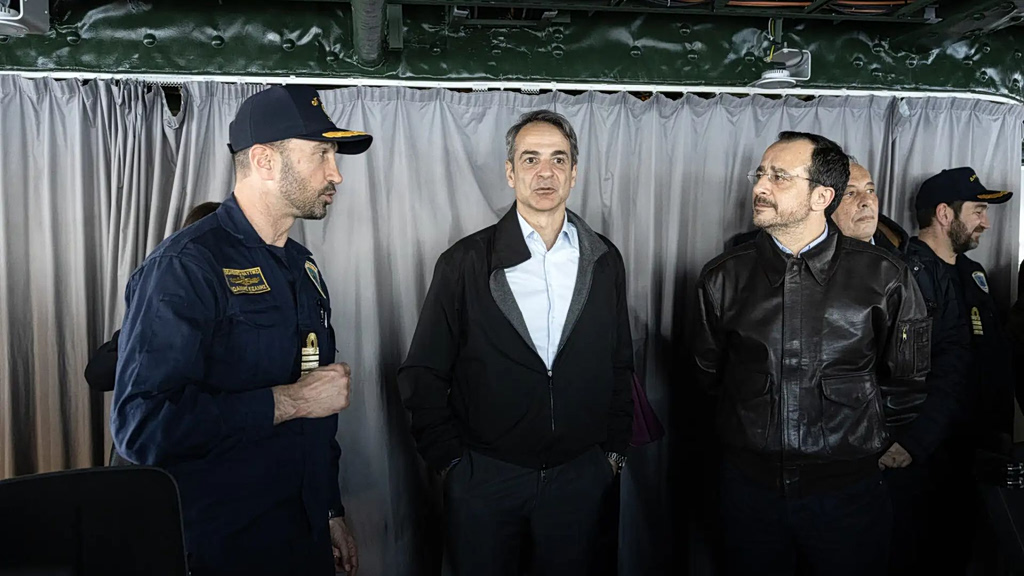 Μητσοτάκης & Χριστοδουλίδης στη φρεγάτα Κίμων-  Είμαστε πάντα εδώ για εσάς είπε ο πρωθυπουργός