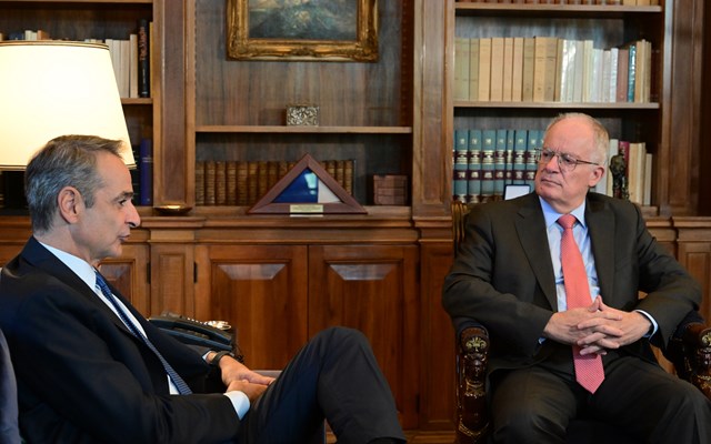 Κ. Μητσοτάκης σε Κ. Τασούλα: Μειώνουμε φόρους, αυξάνουμε μισθούς - Στήριξη στην κοινωνία από το αναπτυξιακό πλεόνασμα