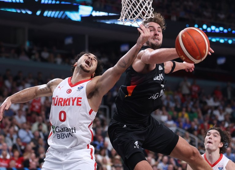 Τουρκία  Γερμανία 83-88: Πρωταθλητές Ευρώπης οι Γερμανοί