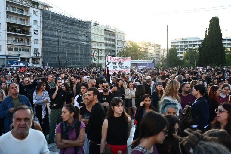 Αθήνα: Μεγαλώνει το κύμα συμπαράστασης για τον Πάνο Ρούτσι  Πλήθος κόσμου και σήμερα στο Σύνταγμα
