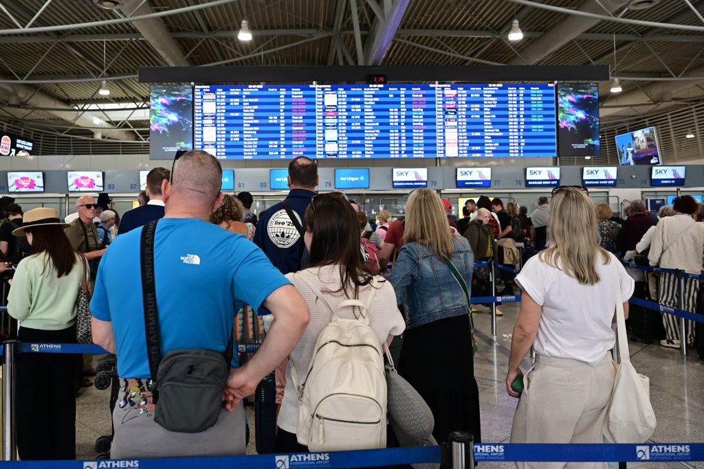 Αποκλεισμένοι χιλιάδες επιβάτες πτήσεων σε Νέα Ζηλανδία και Αυστραλία  Ακυρώσεις πτήσεων και καθυστερήσεις