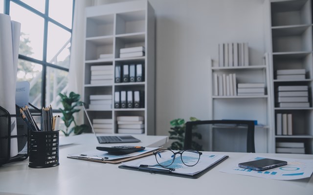 ΕΛΣΤΑΤ: Μειώθηκαν κατά 34% οι κενές θέσεις εργασίας το β' τρίμηνο