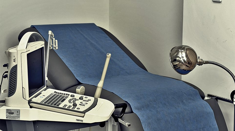 Ρόδος: Ελεύθερος μέχρι τη δίκη σε δεύτερο βαθμό ο 70χρονος γυναικολόγος που καταδικάστηκε για βιασμό ασθενών του