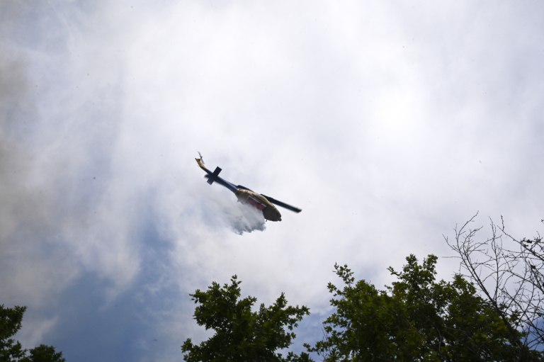 Πάτρα: Φωτιά σε εξέλιξη  Καίει σε δύσβατη περιοχή στο Παναχαϊκό όρος