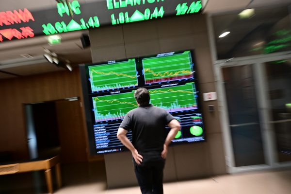 Χρηματιστήριο Αθηνών: Σε στάση αναμονής οι επενδυτές με το βλέμμα στη Μέση Ανατολή