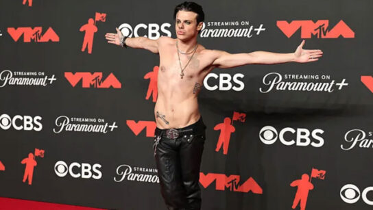 Yungblud: Η εκκεντρική εμφάνιση στα MTV VMAs