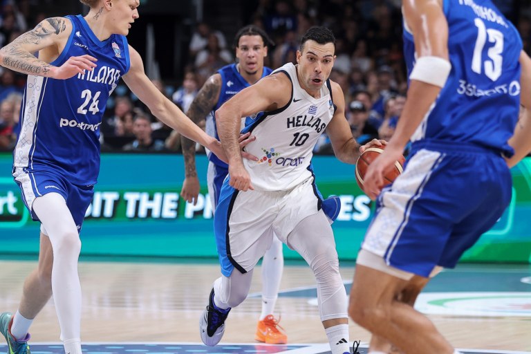 Η ομιλία του Σλούκα στους συμπαίκτες του: Αν είσαι θετικός και δώσεις όλο σου το είναι, θα γίνει (vid)