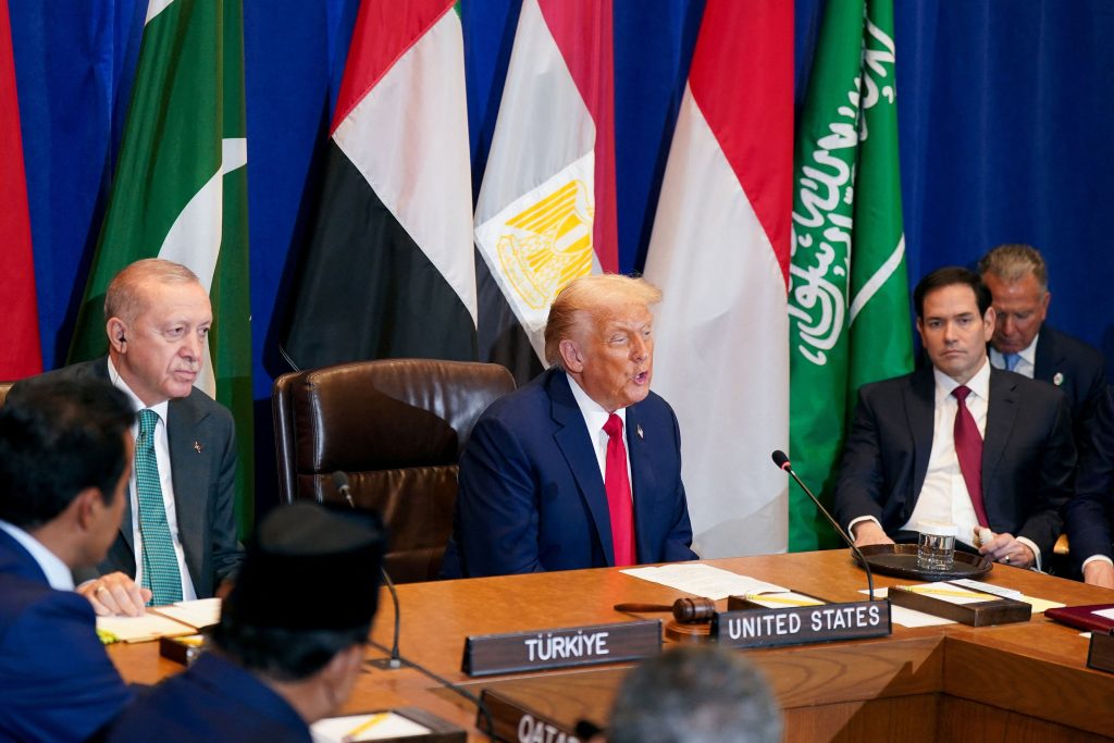 Τραμπ: Διαβεβαίωσε τους Άραβες ηγέτες ότι δεν θα αφήσει το Ισραήλ να προσαρτήσει την Δυτική Όχθη