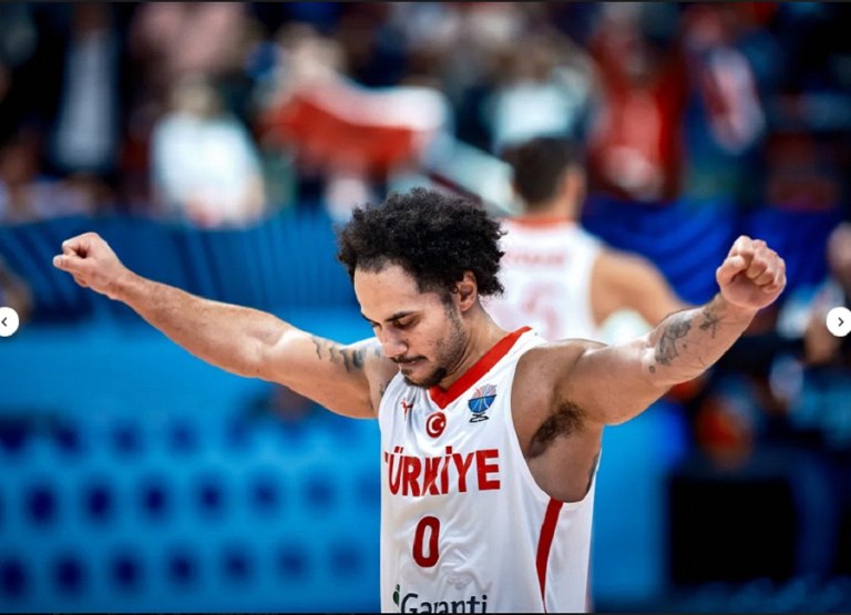 Λάρκιν: Είμαστε έτοιμοι για την πρόκληση με την Ελλάδα  Δεν είναι εύκολο να σταματήσεις τον Γιάννη