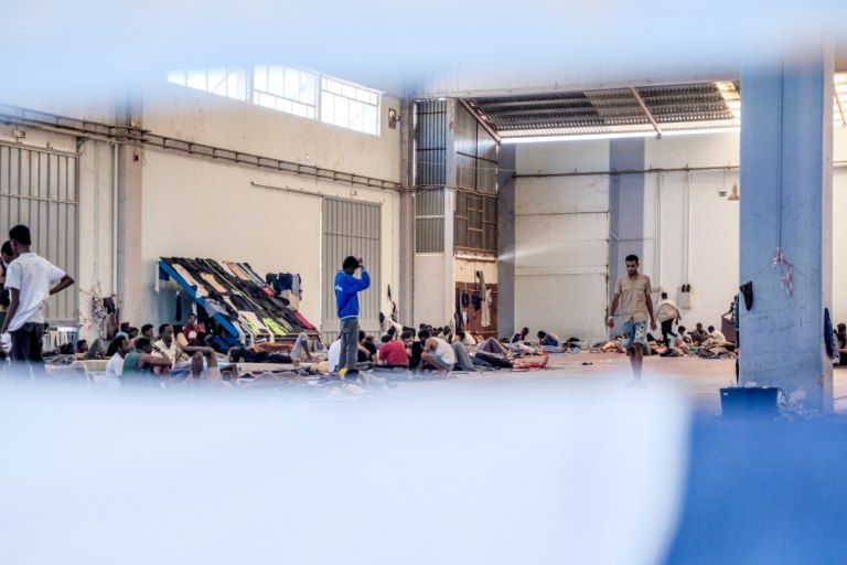 Μεταναστευτικό: Συμφωνία για δύο δομές μεταναστών στην Κρήτη  Βραδιά ταραχών στην Αγυιά που ασφυκτιά