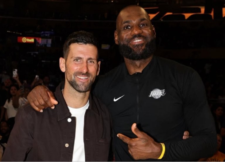 Ο Τζόκοβιτς στους Λέικερς! ΛεΜπρόν και Ντόντσιτς υποδέχθηκαν τον κορυφαίο τενίστα (vids)