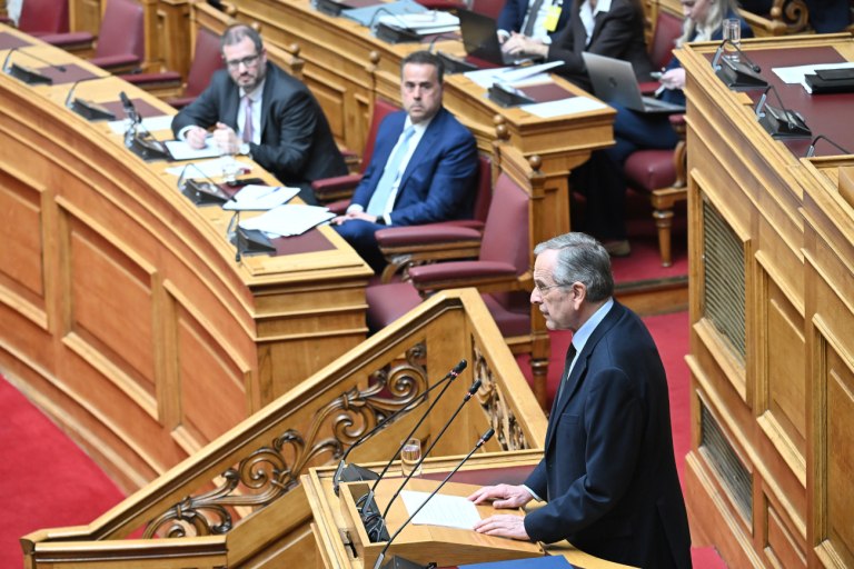 Αντιπαράθεση Σαμαρά  Παπασταύρου στη Βουλή για Chevron