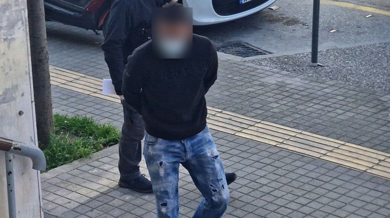 Γνωστός τράπερ συνελήφθη