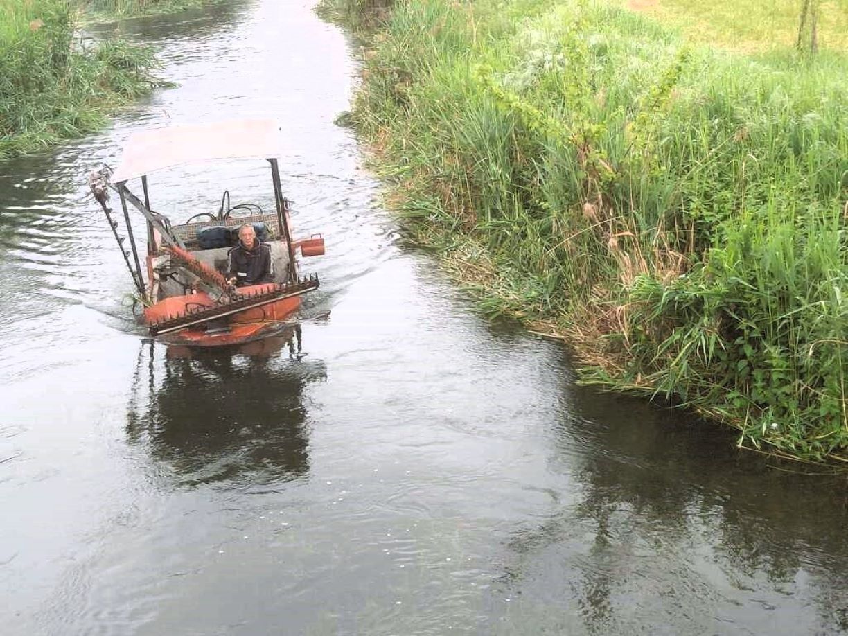 Σε καθαρισμό των ποταμών