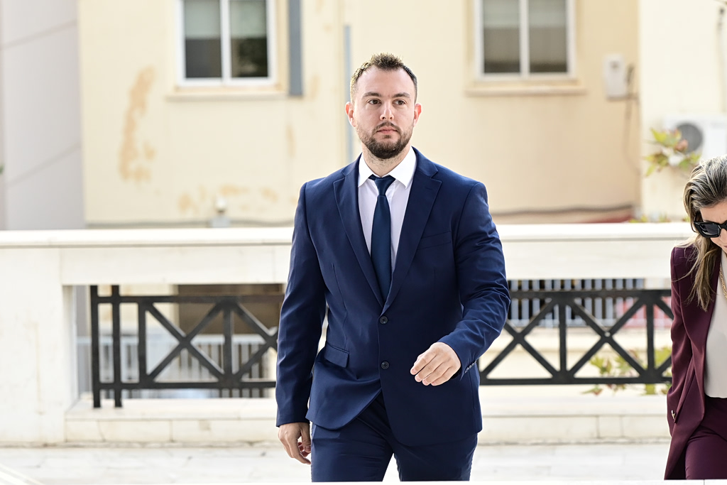 Σε κλίμα έντασης η δίκη του βουλευτή Κ.Φλωρου για βιαιοπραγία σε βάρος συναδέλφου του