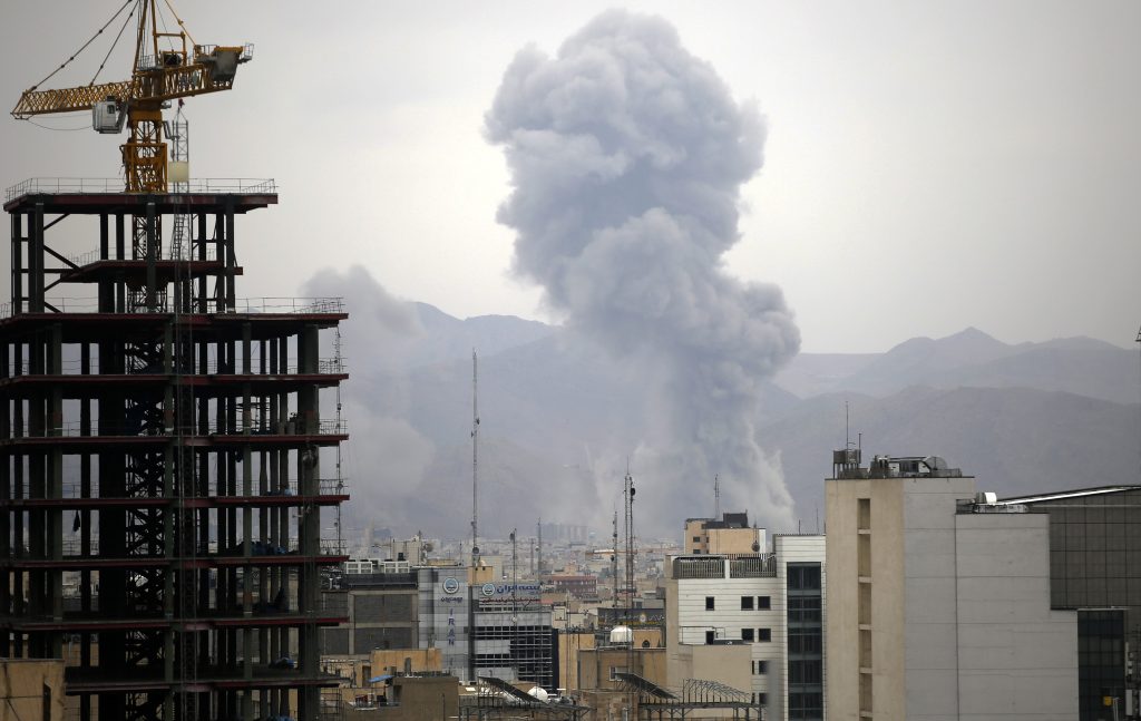 Ο στρατός του Ιράν λέει ότι επιτέθηκε σε στρατιωτικές εγκαταστάσεις στο Ισραήλ