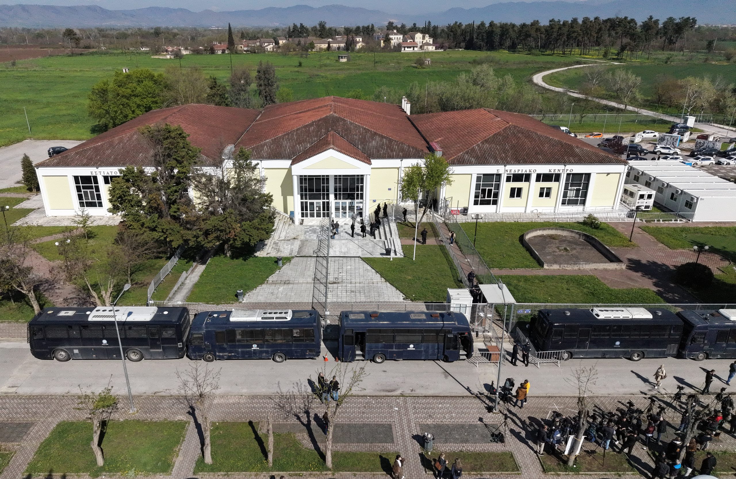 Στις 27 Απριλίου