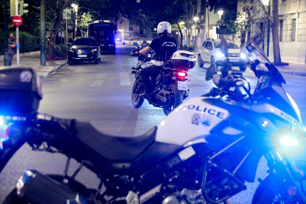 M. Χρυσοχοΐδης: Εγκαθίστανται εξειδικεύμενοι αστυνομικοί μέσα στους καταυλισμούς Ρομά