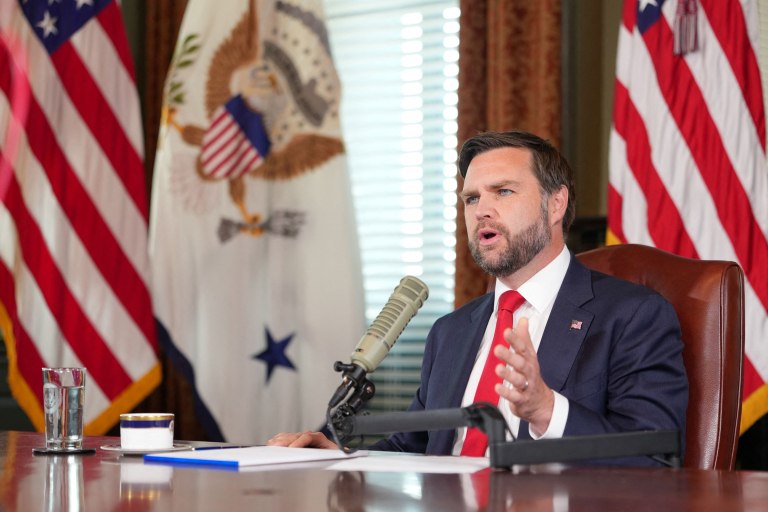 ΗΠΑ: Εκστρατεία doxing ζητά ο Βανς  Η επικίνδυνη τάση που ξυπνά μνήμες από σκοτεινές εποχές