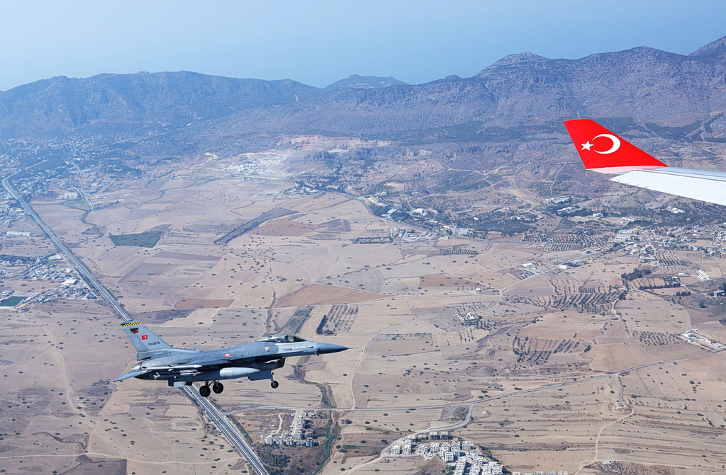 Ξεσπάθωσαν αμερικανοί βουλευτές κατά της Τουρκίας:  Να αποσύρει τα F-16 από τα Κατεχόμενα