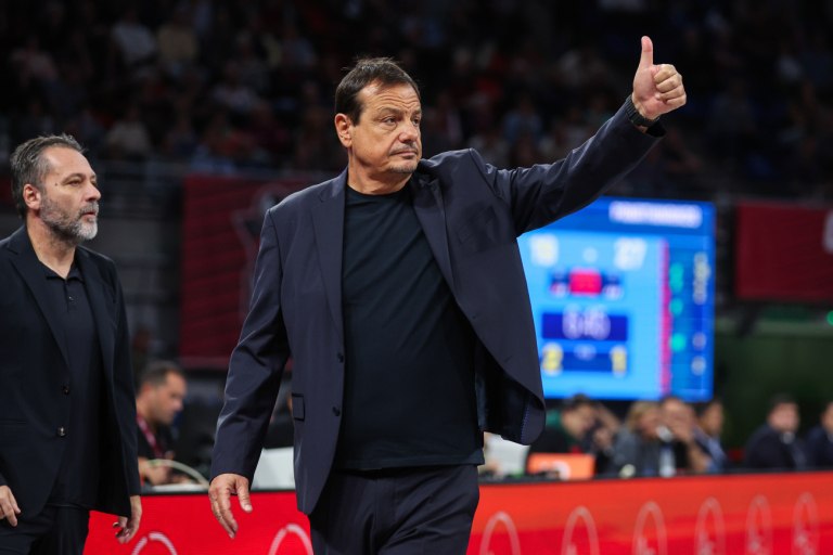 Λύθηκε το θέμα στη Basket League: Κανονικά στους πάγκους ο Αταμάν και οι υπόλοιποι τεχνικοί