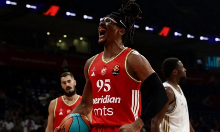 Πέρασε από την Πόλη ο Ερυθρός Αστέρας (86-81)  Σαρωτική η Ζάλγκιρις έκανε το 3/3 (98-70)