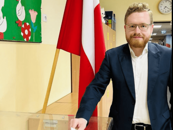 Ρωσία: Xάκερ στοχεύουν πολωνικά νοσοκομεία και αστικά δίκτυα ύδρευσης