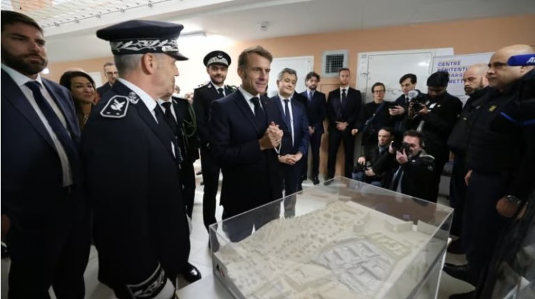 Ο Μακρόν, ο Αφρικανός