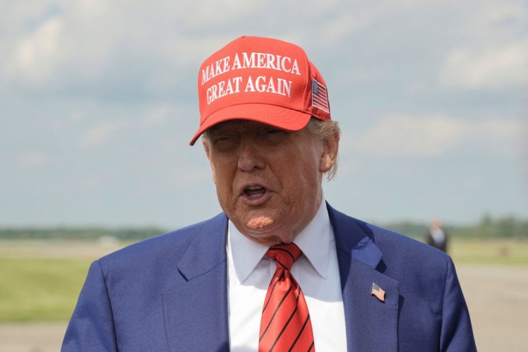 Τραμπ: Έδωσε διορία μέχρι την Κυριακή στη Χαμάς για να αποδεχτεί το σχέδιό του, αλλιώς θα γίνει κόλαση