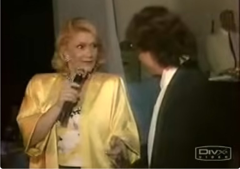 Όταν η Μαρινέλλα τραγουδούσε μετά τις μεγάλες νίκες του Άρη: Με τον Γκάλη, τον Γιαννάκη και τα άλλα παιδιά