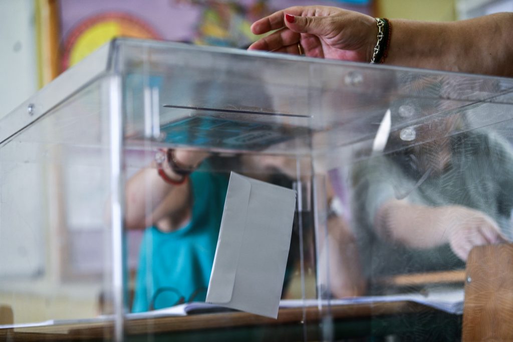 Δημοσκόπηση RealPolls: Οριακή άνοδος για τη ΝΔ μετά τη ΔΕΘ  Αντιπολίτευση σε μονοψήφια ποσοστά