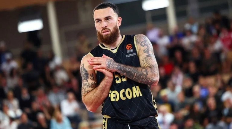 Η Μπαρτσελόνα θέλει τον Μάικ Τζέιμς και τον Ολιβιέ Ενκάμουα