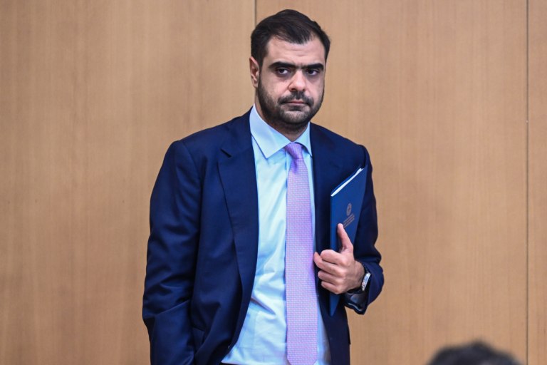 Τέμπη: Νίπτει τα χείρας του για τον απεργό πείνας Πάνο Ρούτσι το Μαξίμου