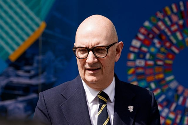 Γαλλία: Τα Στενά του Ορμούζ