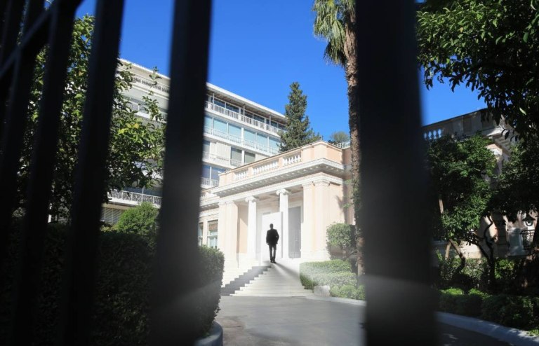 Ακρίβεια, Τέμπη και τώρα διαφθορά στα ραντάρ των δημοσκοπήσεων  Το σκάνδαλο του ΟΠΕΚΕΠΕ τραντάζει το Μαξίμου