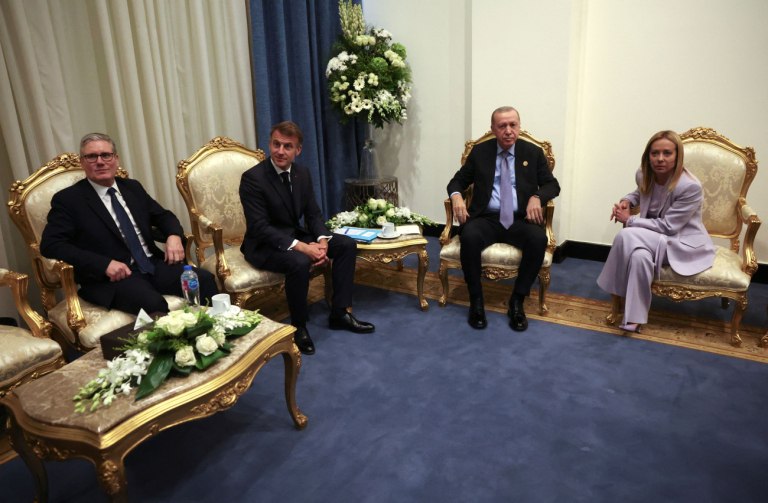 Η σχόλιο Ερντογάν στη Μελόνι για το κάπνισμα  Φαίνεσαι υπέροχη, αλλά