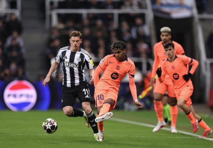 Νιούκαστλ-Μπαρτσελόνα 1-1: Οι Καταλανοί μίλησαν τελευταίοι με πέναλτι σε νεκρό χρόνο (96) στο ματς-θρίλερ