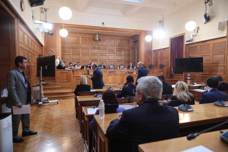 Νέα Αριστερά: Βαρύ κατηγορητήριο κατά Βορίδη η κατάθεση Βάρρα  -Η κυβέρνηση οφείλει εξηγήσεις