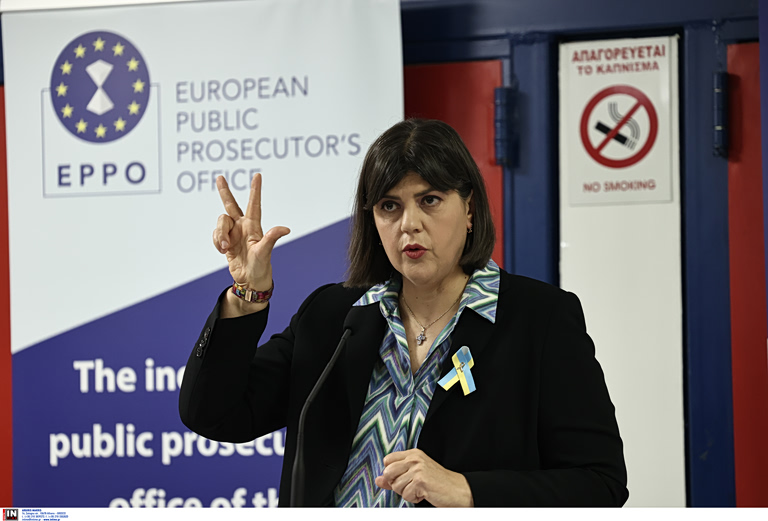 Live η Λάουρα Κοβέσι στο