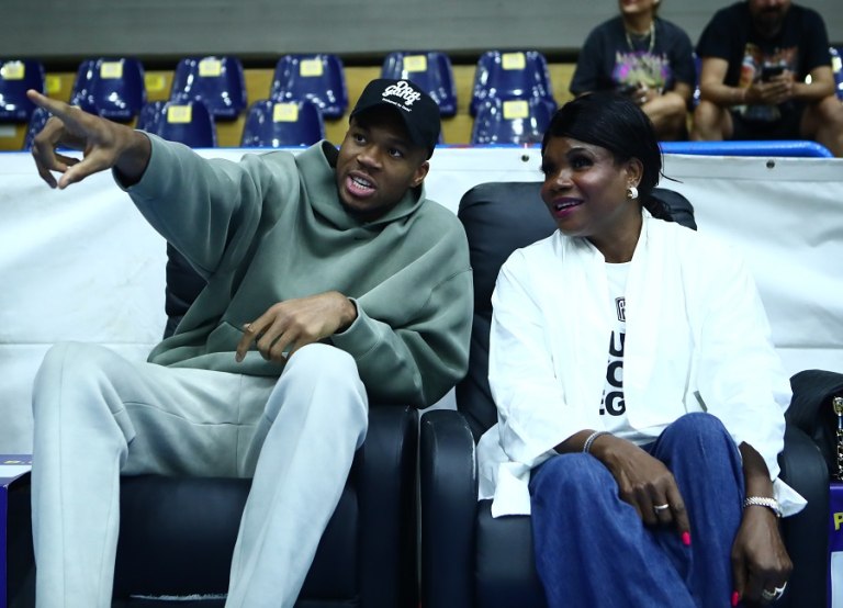 Στους 20 πιο ακριβοπληρωμένους αθλητές ο Γιάννης Αντετοκούνμπο σύμφωνα με το Forbes  Πρώτος ο Ρονάλντο