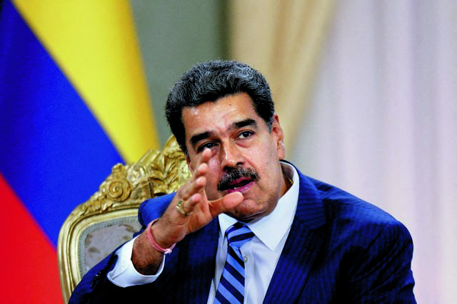 Μαδούρο κατά Ματσάδο: Δαιμονική μάγισσα η βραβευμένη με Νόμπελ Ειρήνης επικεφαλής της αντιπολίτευσης