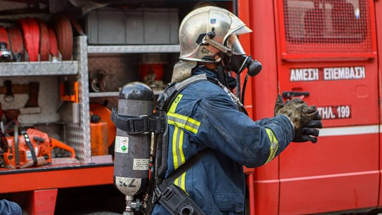 Φωτιά σε διαμέρισμα στο