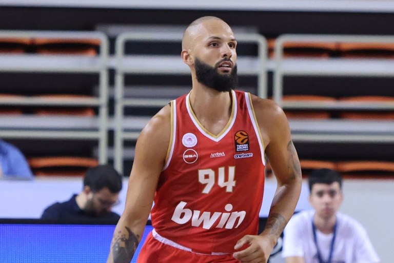 Ολυμπιακός  Αρμάνι Μιλάνο 76-71: Σούπερ Φουρνιέ και πρόκριση στον τελικό του IBT Crete