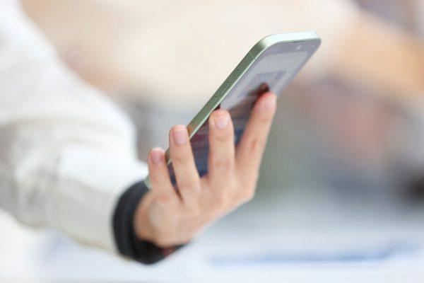 Apple: Ίσως ξεπεράσει την Samsung