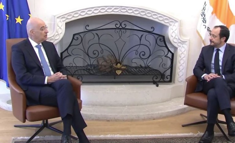 Δένδιας σε Χριστοδουλίδη: Η Ελλάδα θα δώσει όποια βοήθεια μπορεί στην Κύπρο