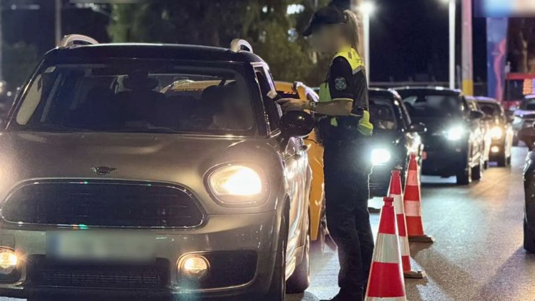 Πάνω από 14.000 έλεγχοι της Τροχαίας στην Αττική για τον νέο ΚΟΚ  2.643 παραβάσεις και 6 συλλήψεις σε 4 ημέρες