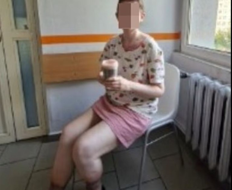 Φρίκη στην Πολωνία: Επί 27 χρόνια κρατούσαν την κόρη τους κλειδωμένη σε διαμέρισμα